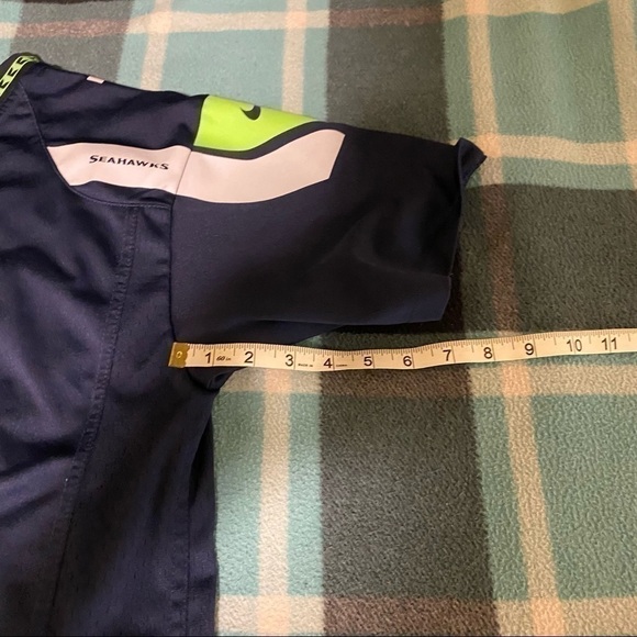 Russell Wilson Youth Nike Jersey - Picture 9 of 9